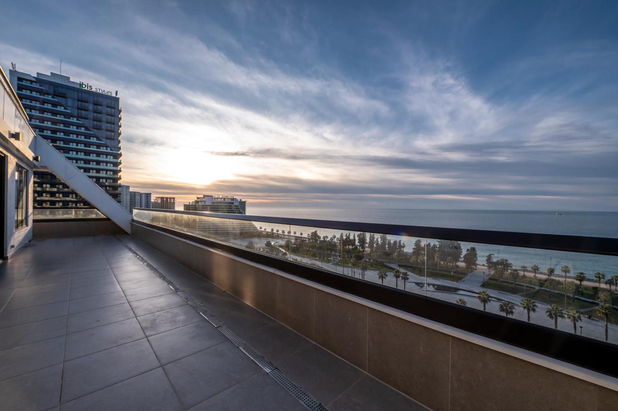 The Grandeur Hotel Батумі Екстер'єр фото