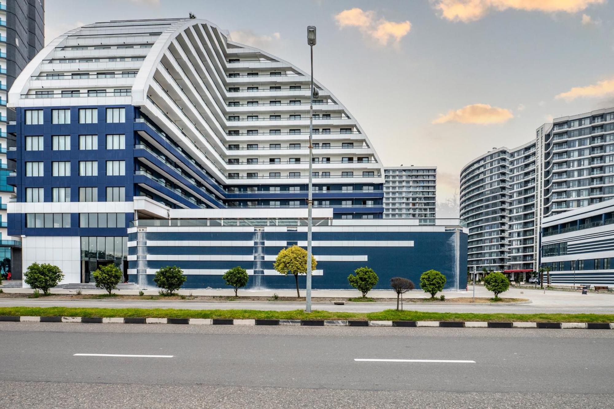 The Grandeur Hotel Батумі Екстер'єр фото