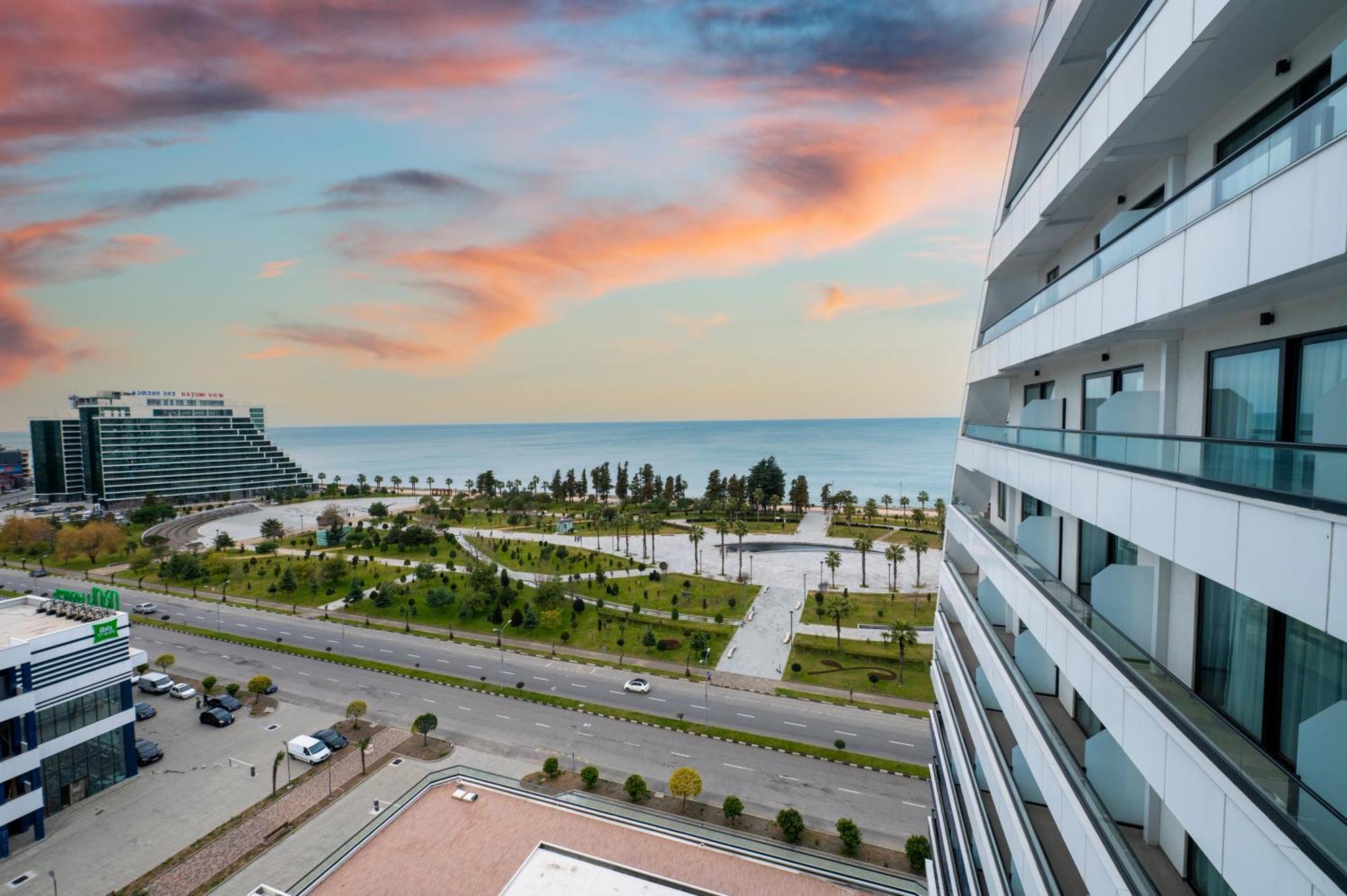 The Grandeur Hotel Батумі Екстер'єр фото