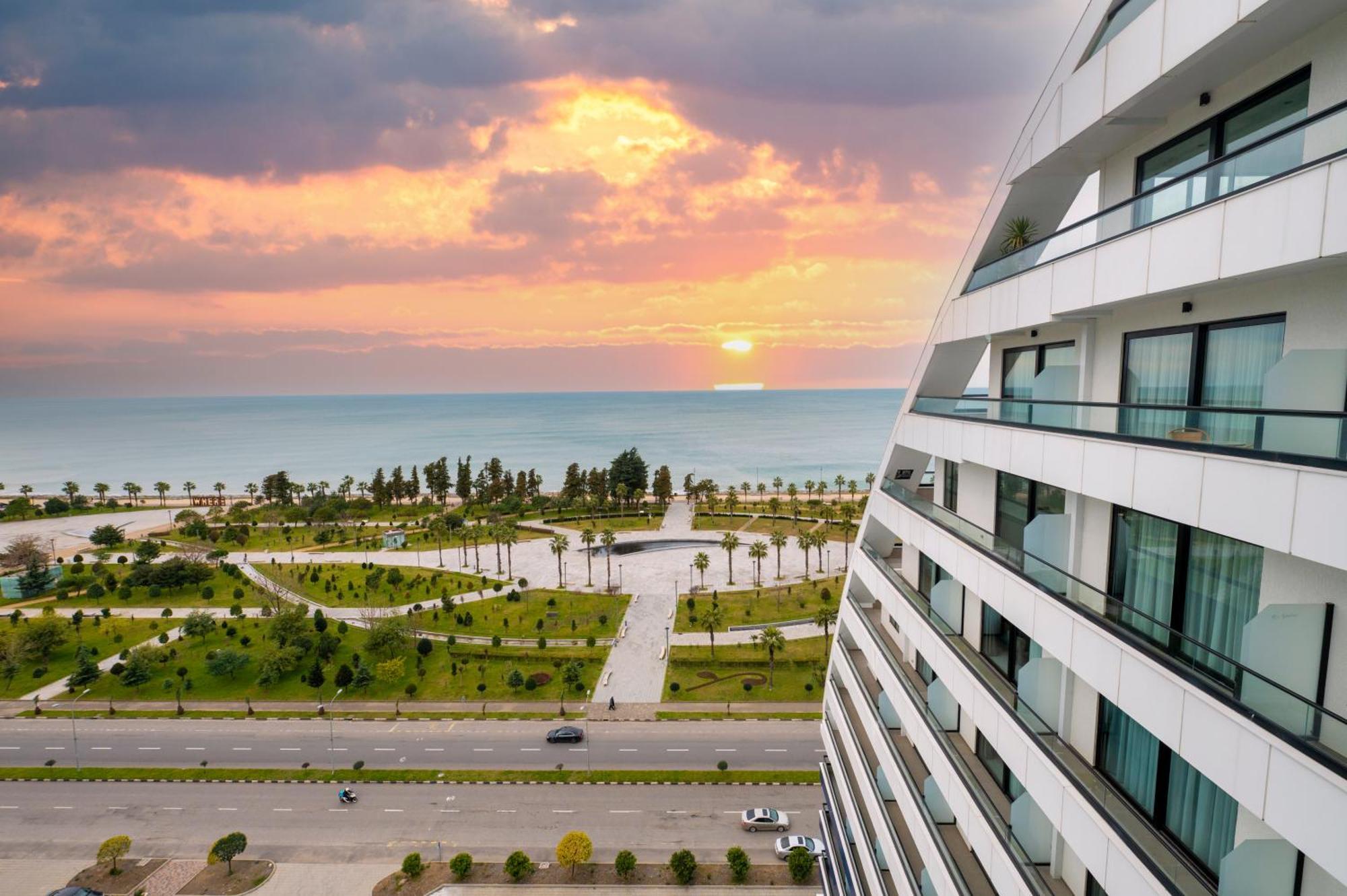 The Grandeur Hotel Батумі Екстер'єр фото
