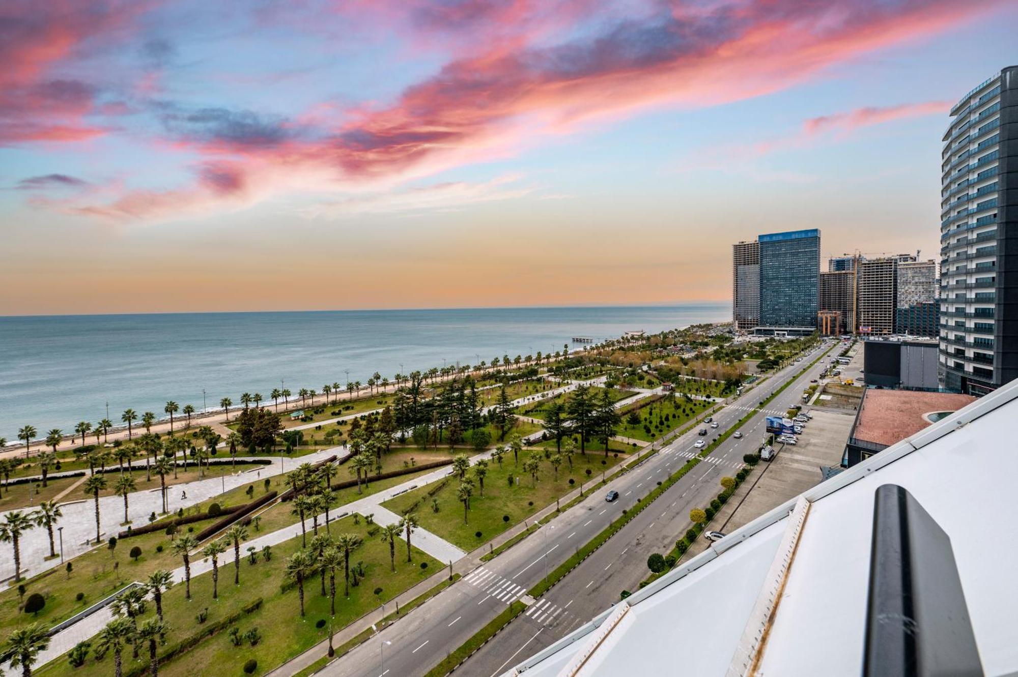 The Grandeur Hotel Батумі Екстер'єр фото