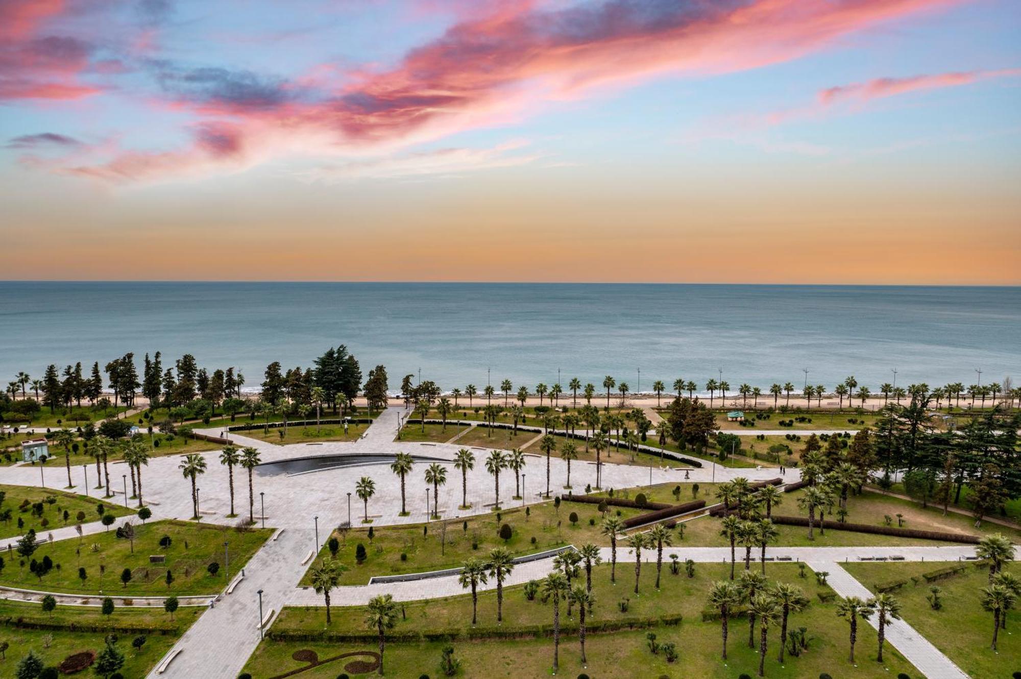 The Grandeur Hotel Батумі Екстер'єр фото
